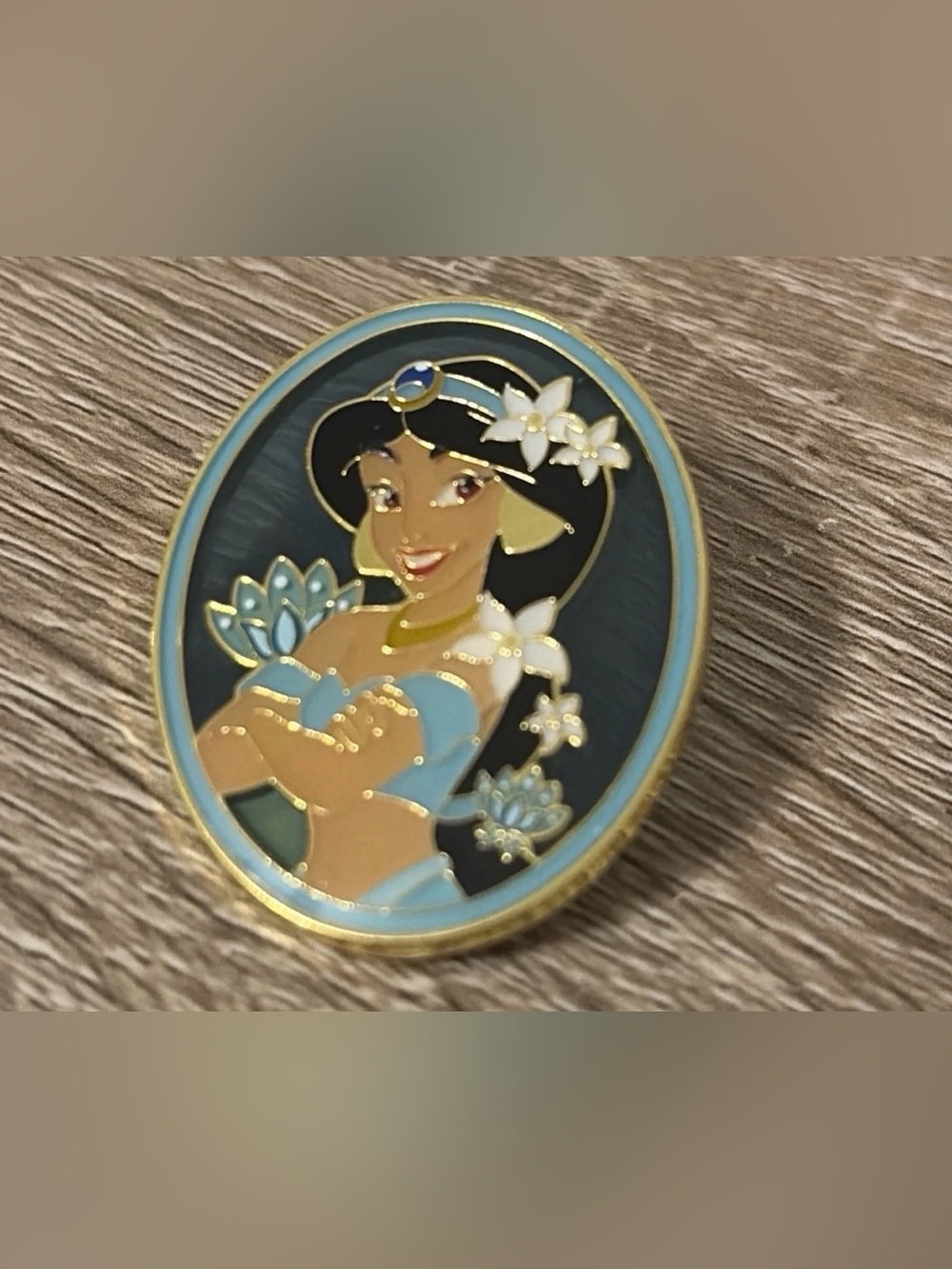 Disney Jasmine Enamel Brooch in Blue and Gold